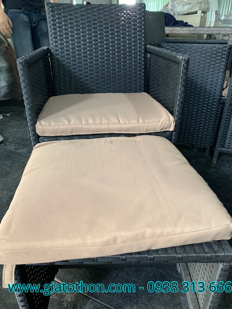 BÀN GHẾ NHỰA GIẢ MÂY MÀU ĐEN HUYỀN BÍ SANG TRỌNG bàn ghế sofa nhựa mây