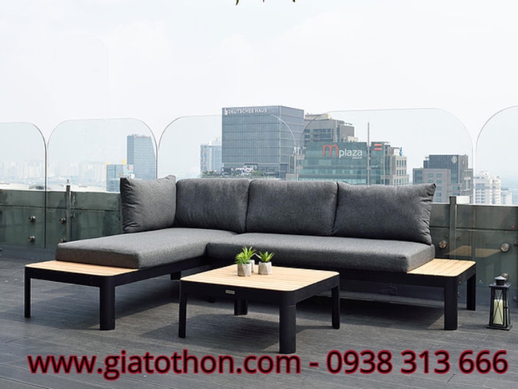 BÀN CAFÉ NHỎ NHẮN NHƯNG KHÔNG KÉM PHẦN THANH LỊCH mẫu bàn gỗ cafe đẹp